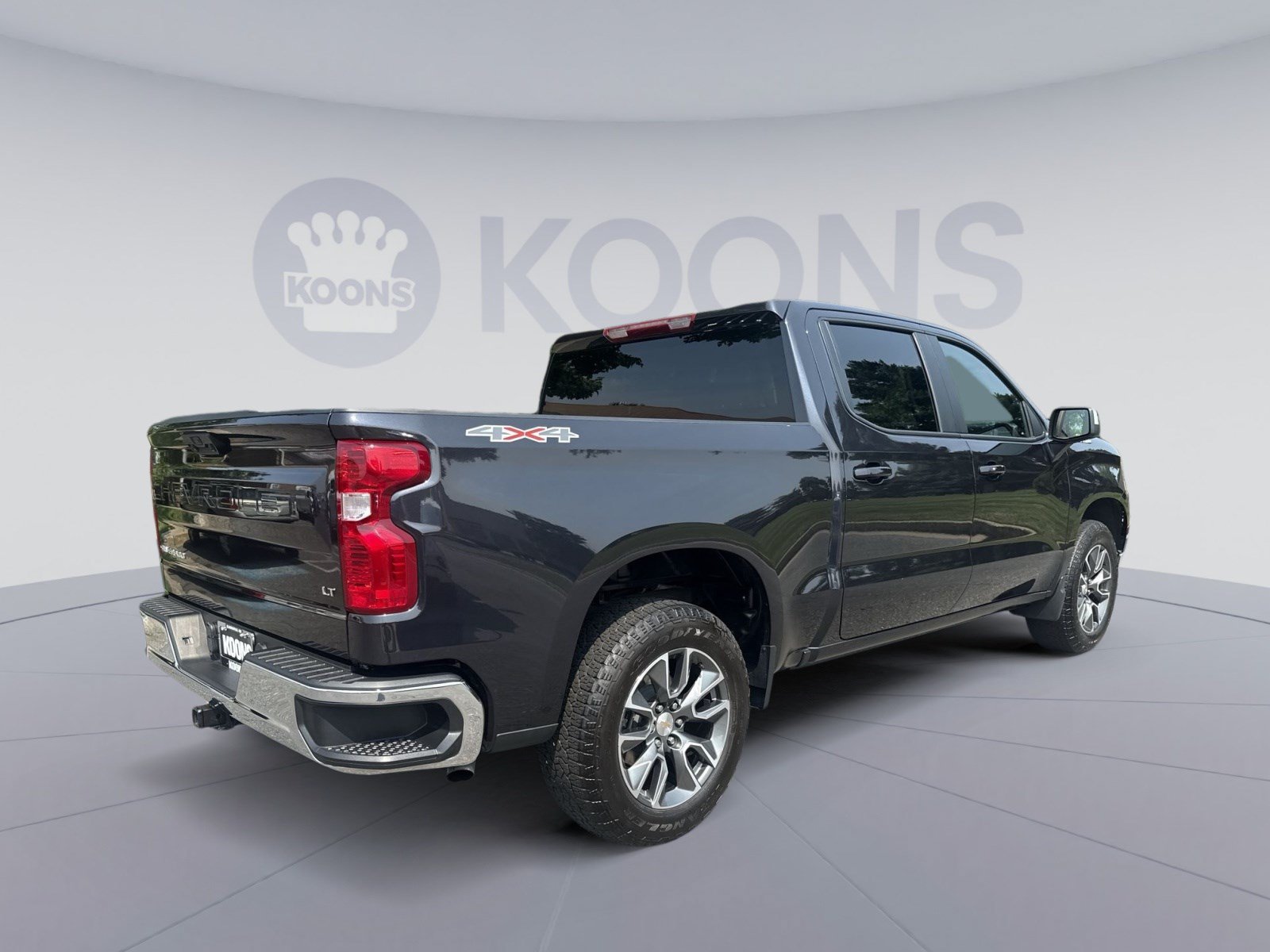 Used 2024 Chevrolet Silverado 1500 LT AWD/4WD image 7
