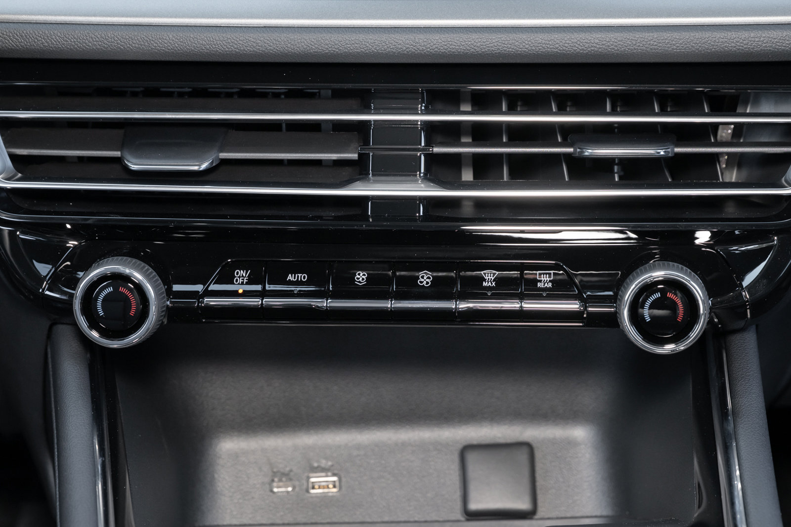 New 2026 Chevrolet Traverse LT image 29