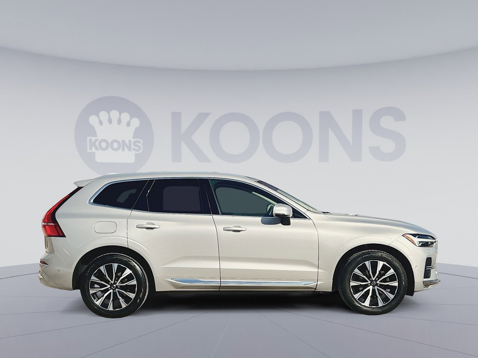 Certified 2023 Volvo XC60 B5 Plus w/ Climate Package image 8