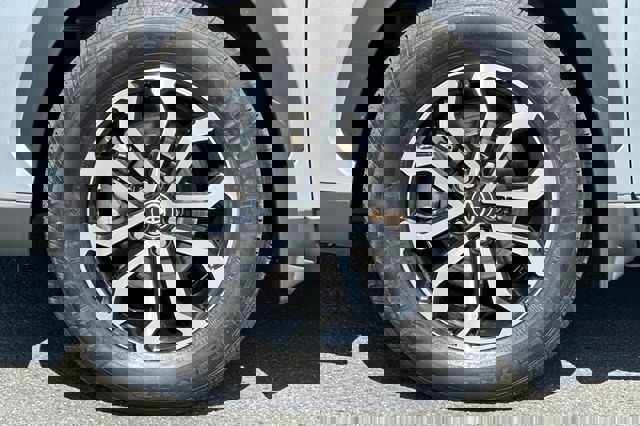 Used 2024 Toyota Corolla Cross SE AWD/4WD image 31