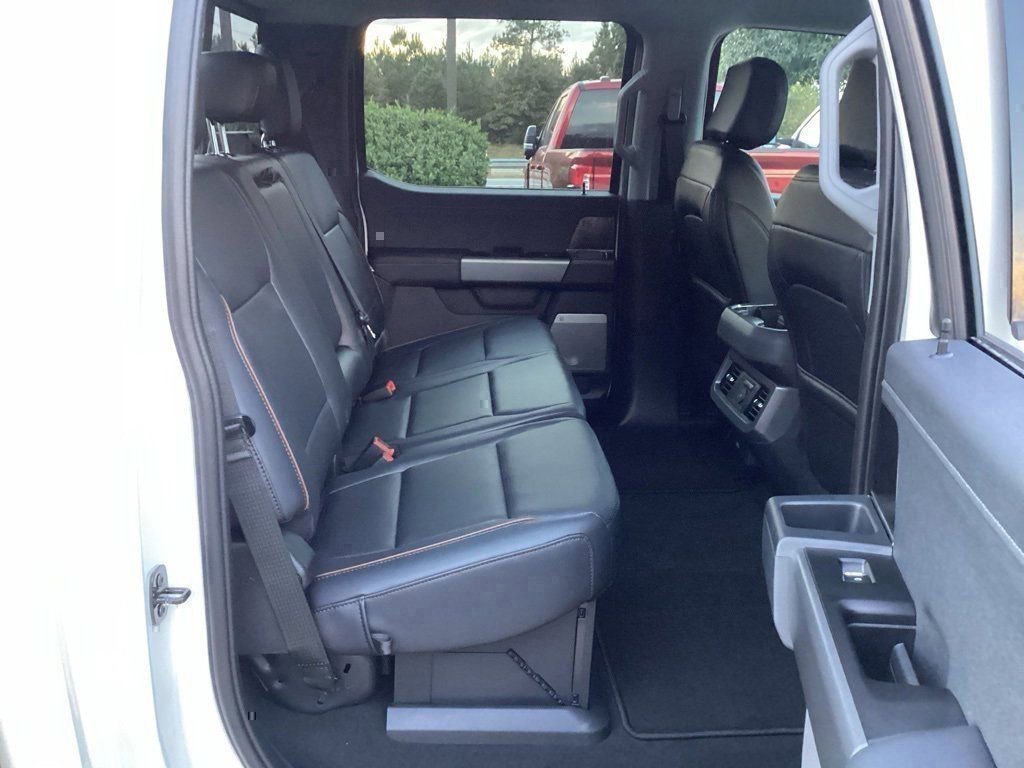 New 2026 Ford F250 Lariat w/ Black Appearance Package image 33