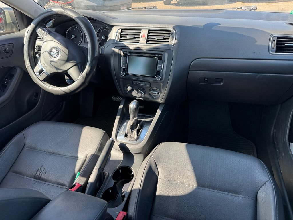 Used 2012 Volkswagen Jetta SE FWD image 18