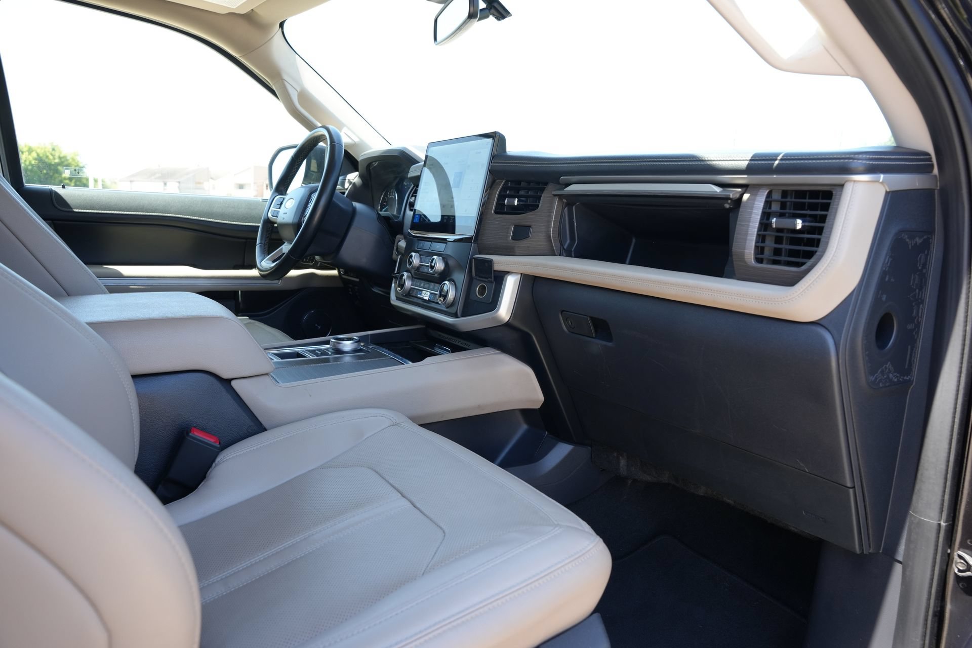 Used 2024 Ford Expedition Max Limited RWD image 24