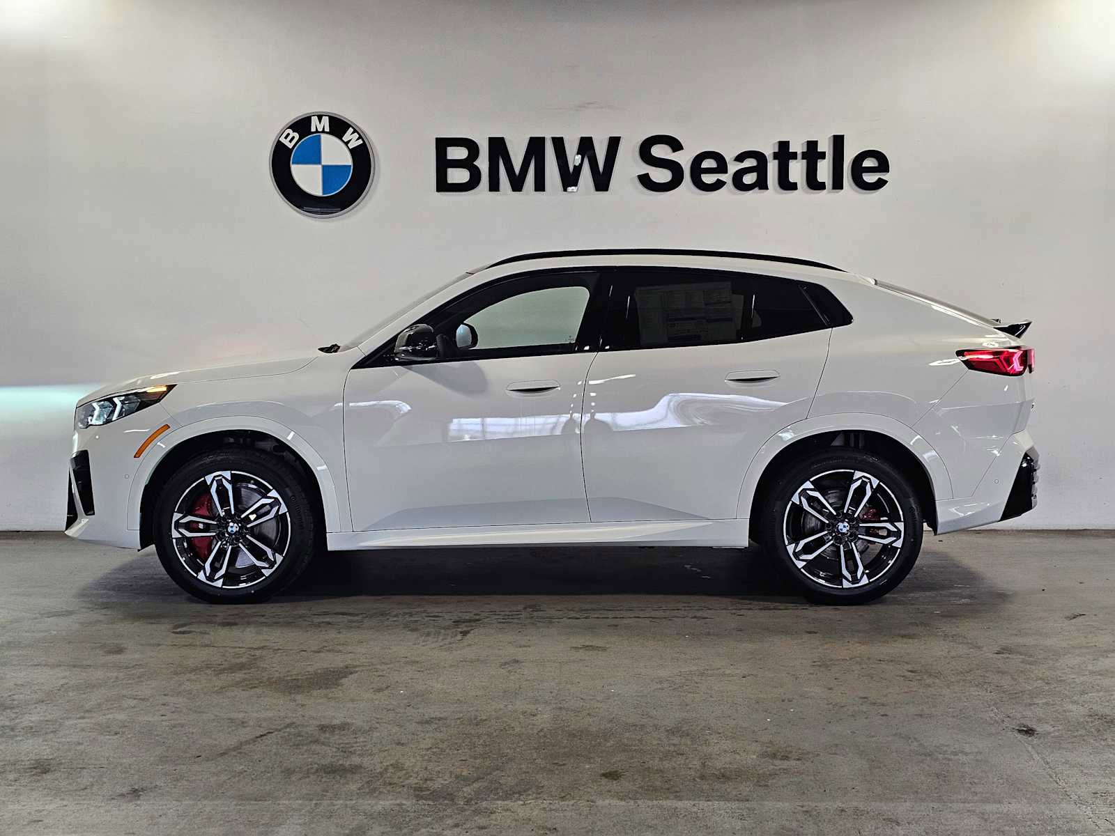 New 2026 BMW X2 xDrive28i w/ Technology Package image 3
