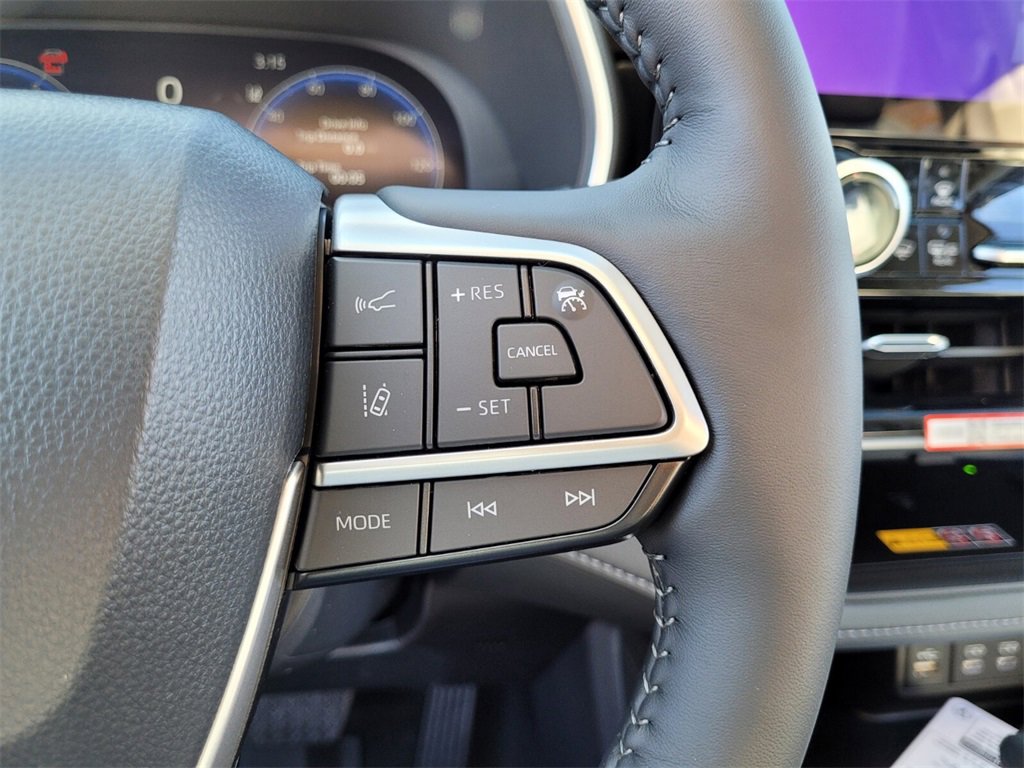 New 2026 Toyota Highlander Limited image 25