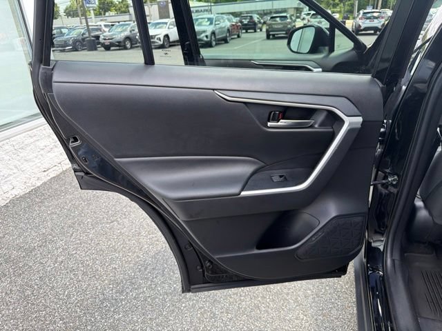 Used 2022 Toyota RAV4 XLE AWD/4WD image 14