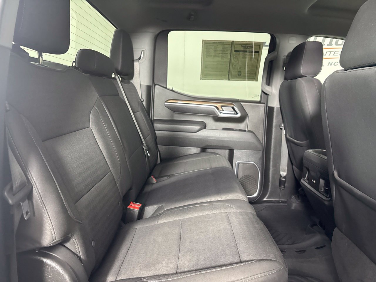 Used 2025 Chevrolet Silverado 1500 LT AWD/4WD image 25