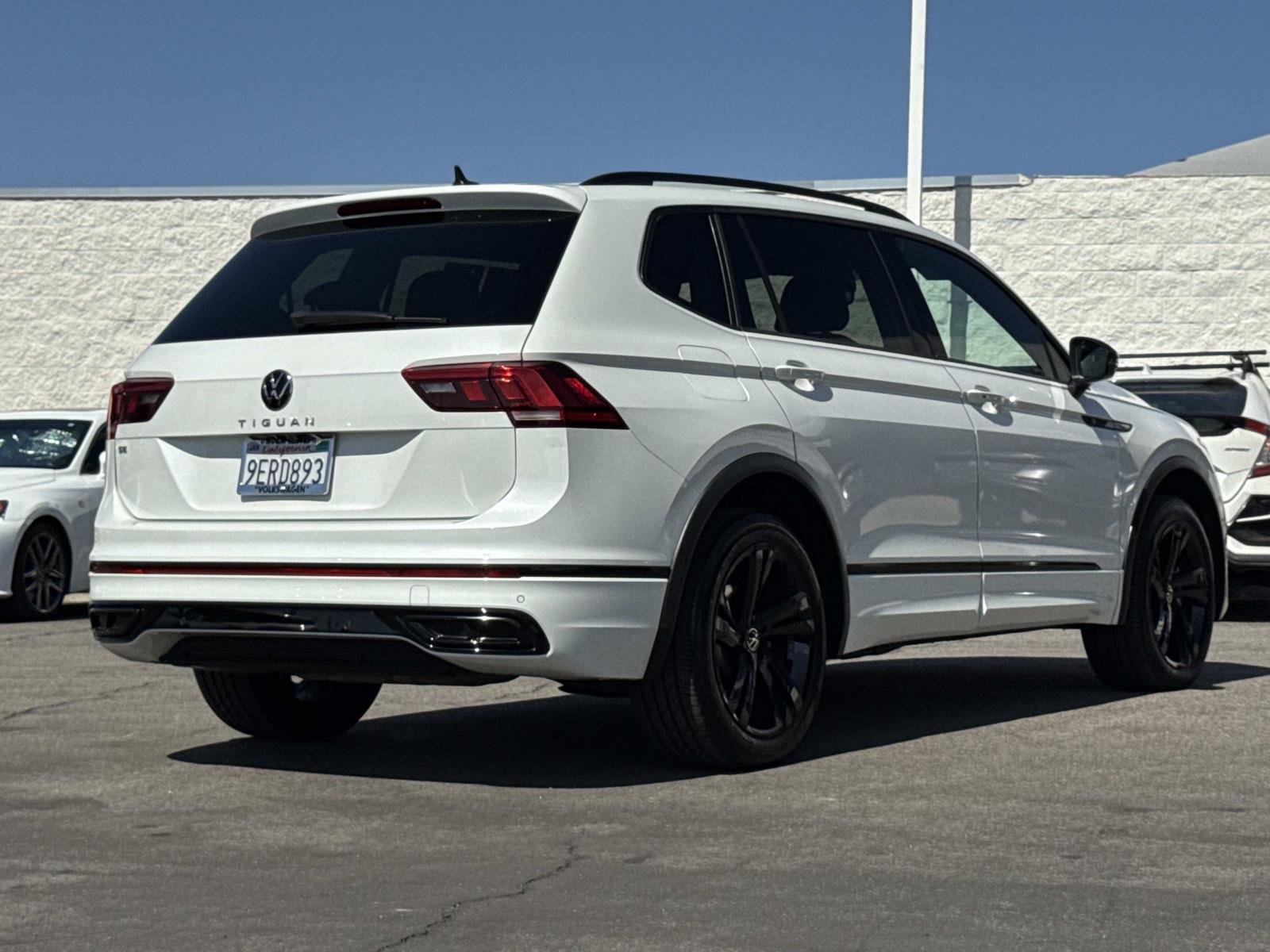 Certified 2023 Volkswagen Tiguan SE R-Line FWD image 5