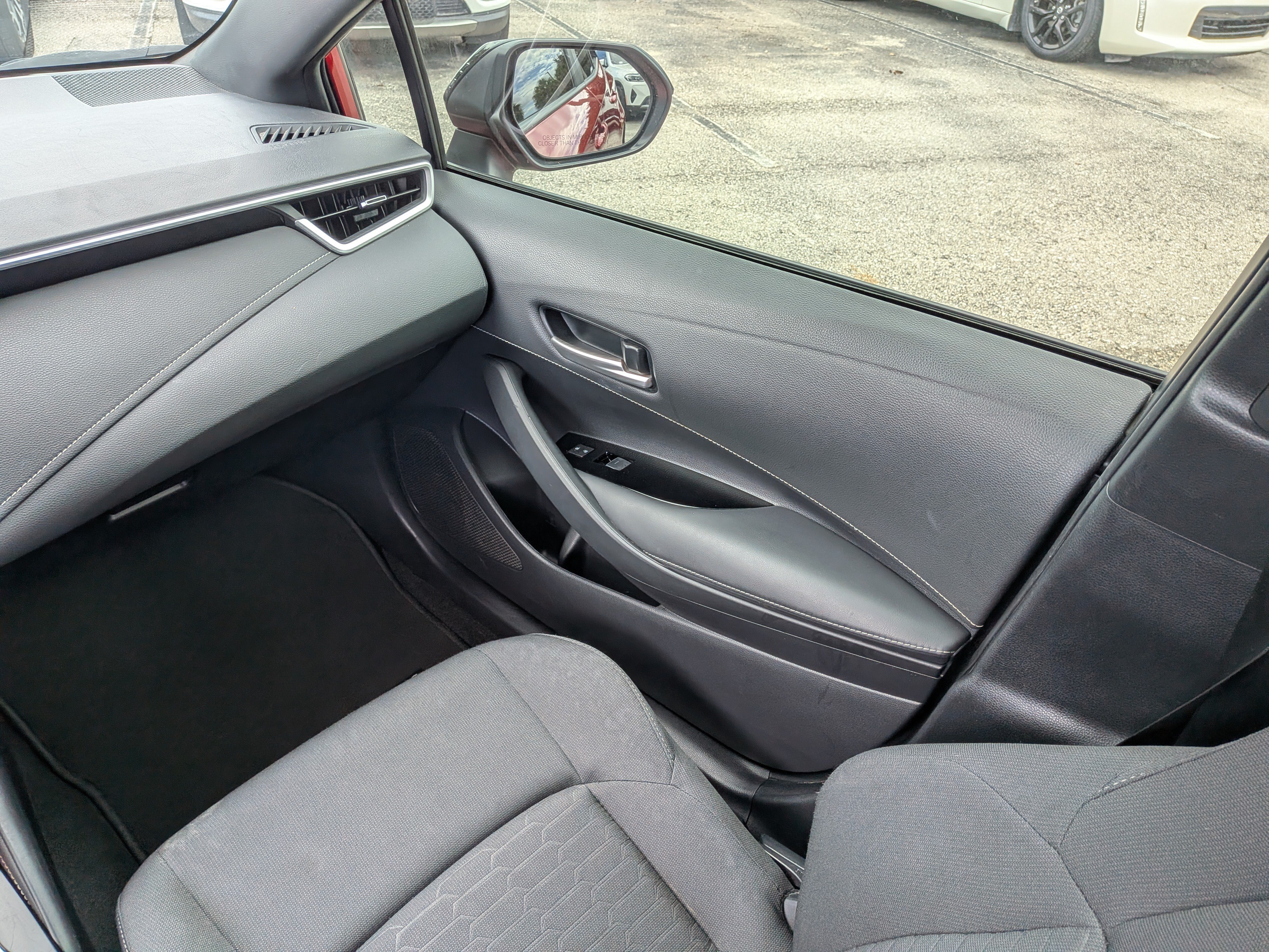 Used 2025 Toyota Corolla SE FWD image 18