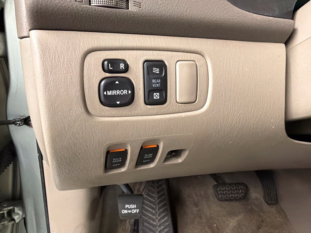 Used 2007 Toyota Sienna XLE FWD image 19