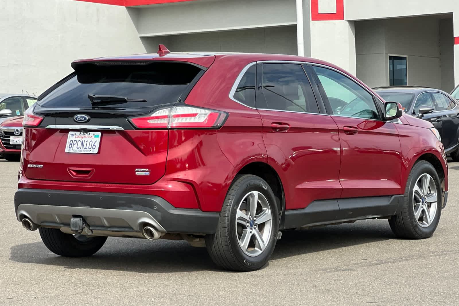 Used 2019 Ford Edge SEL w/ Equipment Group 201A AWD/4WD image 2