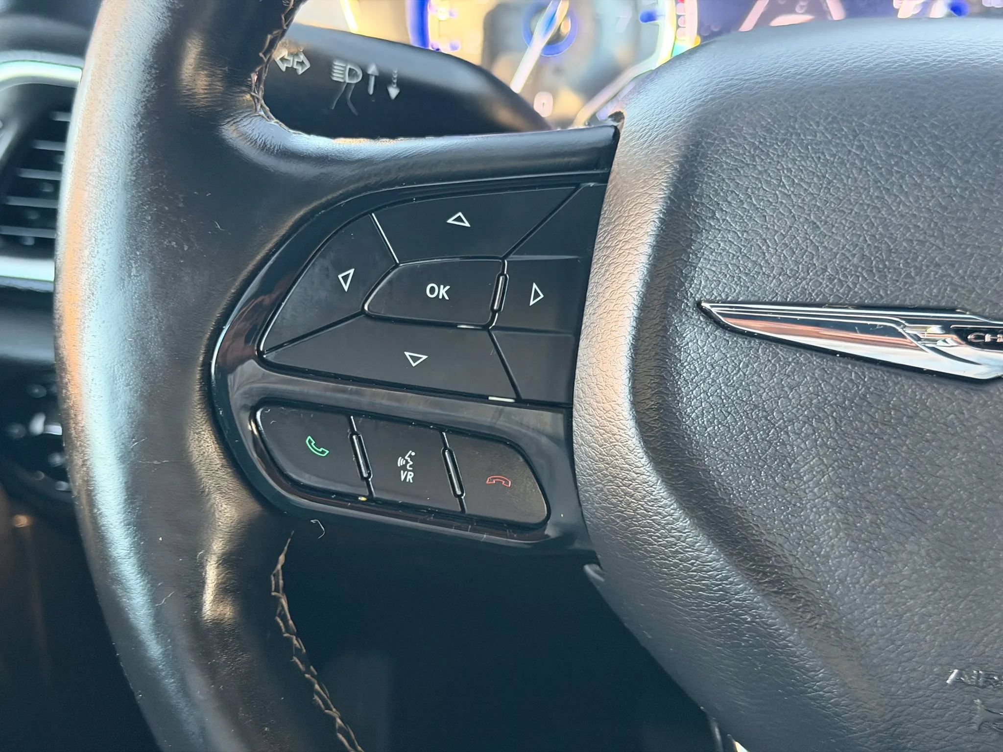 Used 2019 Chrysler Pacifica Touring-L Plus w/ Advanced Safetytec Group FWD image 35
