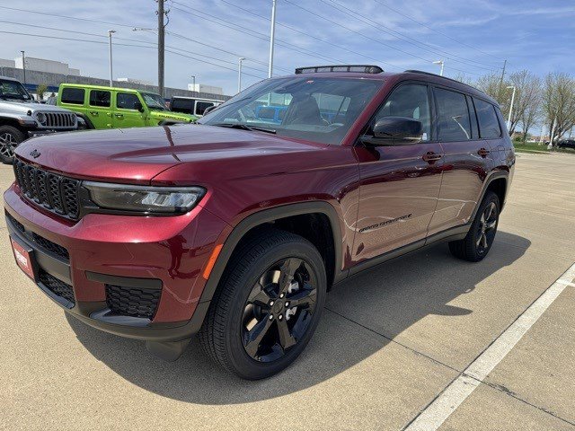 New 2025 Jeep Grand Cherokee L Altitude image 3