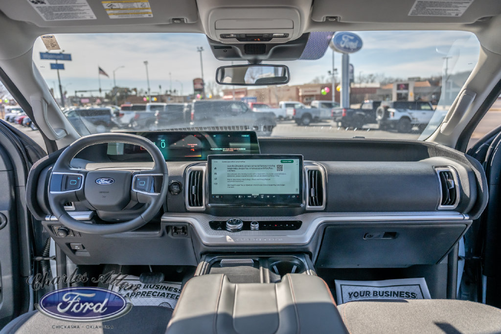 Used 2025 Ford Expedition Active AWD/4WD image 13