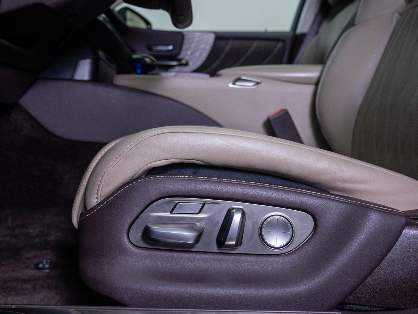 Used 2018 Lexus LS 500 AWD w/ Interior Upgrade Package image 18