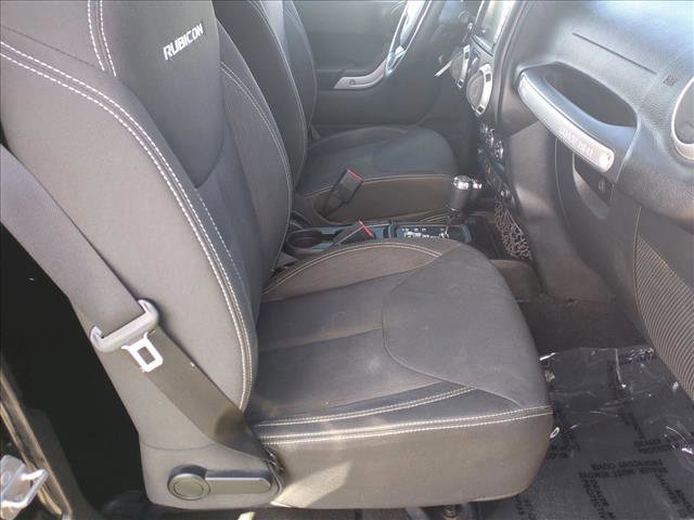 Used 2015 Jeep Wrangler Unlimited Rubicon w/ Connectivity Group image 20