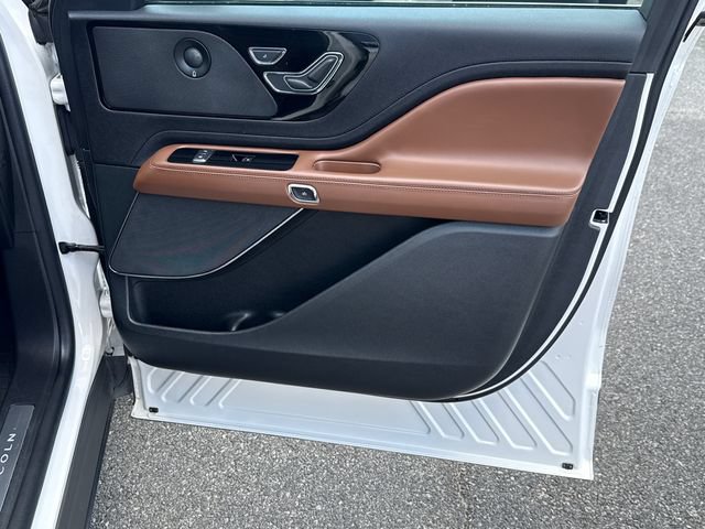 Used 2022 Lincoln Aviator Reserve RWD image 14