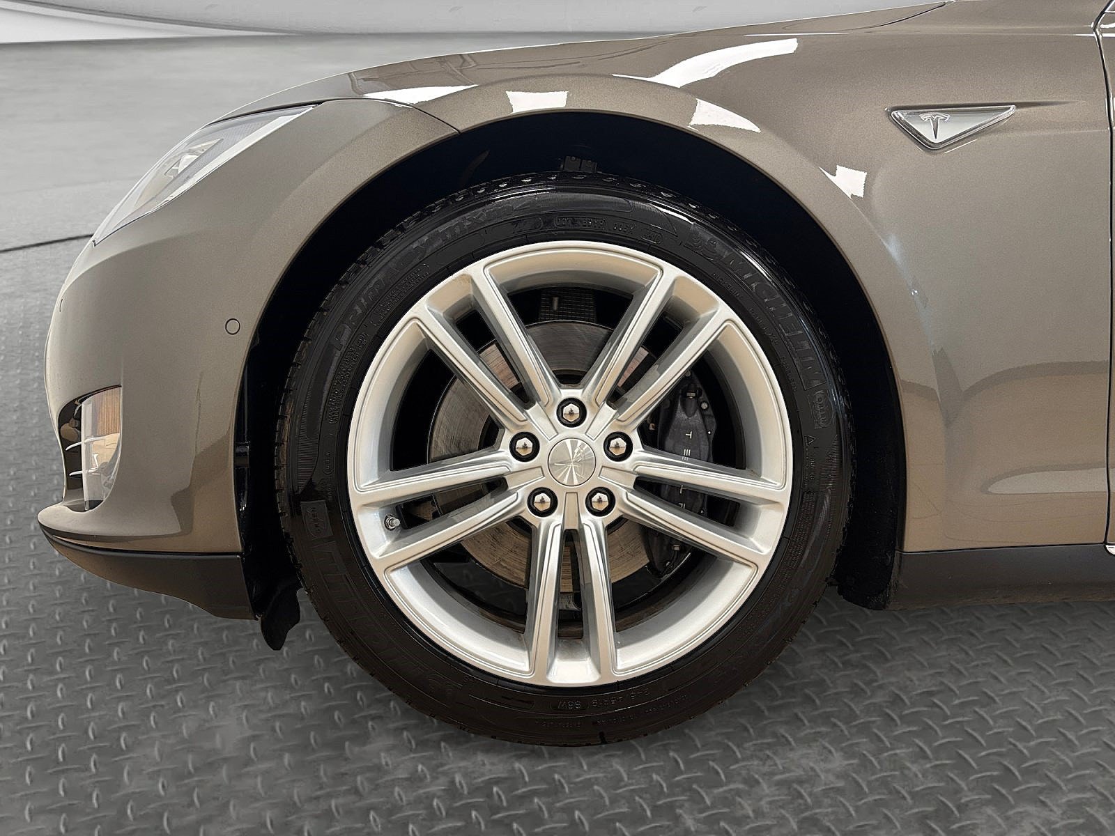 Used 2015 Tesla Model S 85 RWD image 38