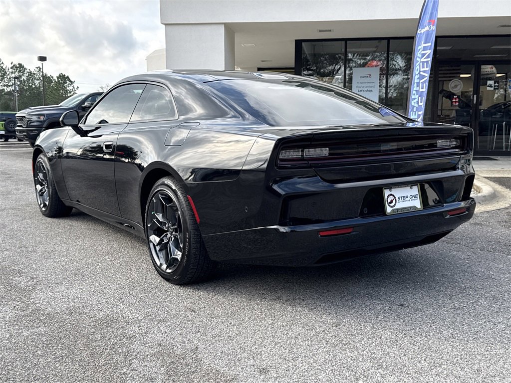 Used 2025 Dodge Charger R/T w/ Quick Order Package 25M R/T image 7