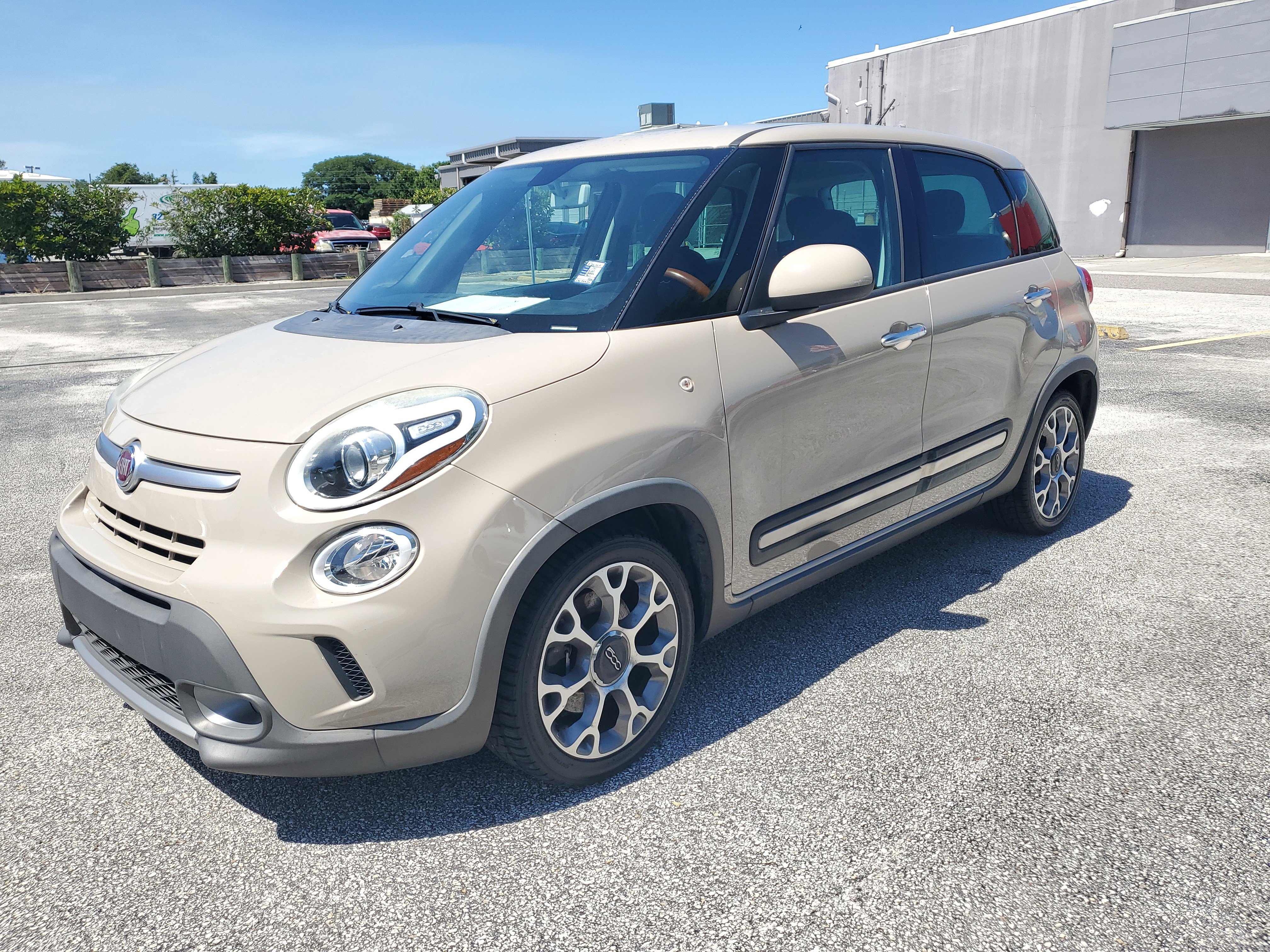 Used 2014 FIAT 500L Trekking image 3