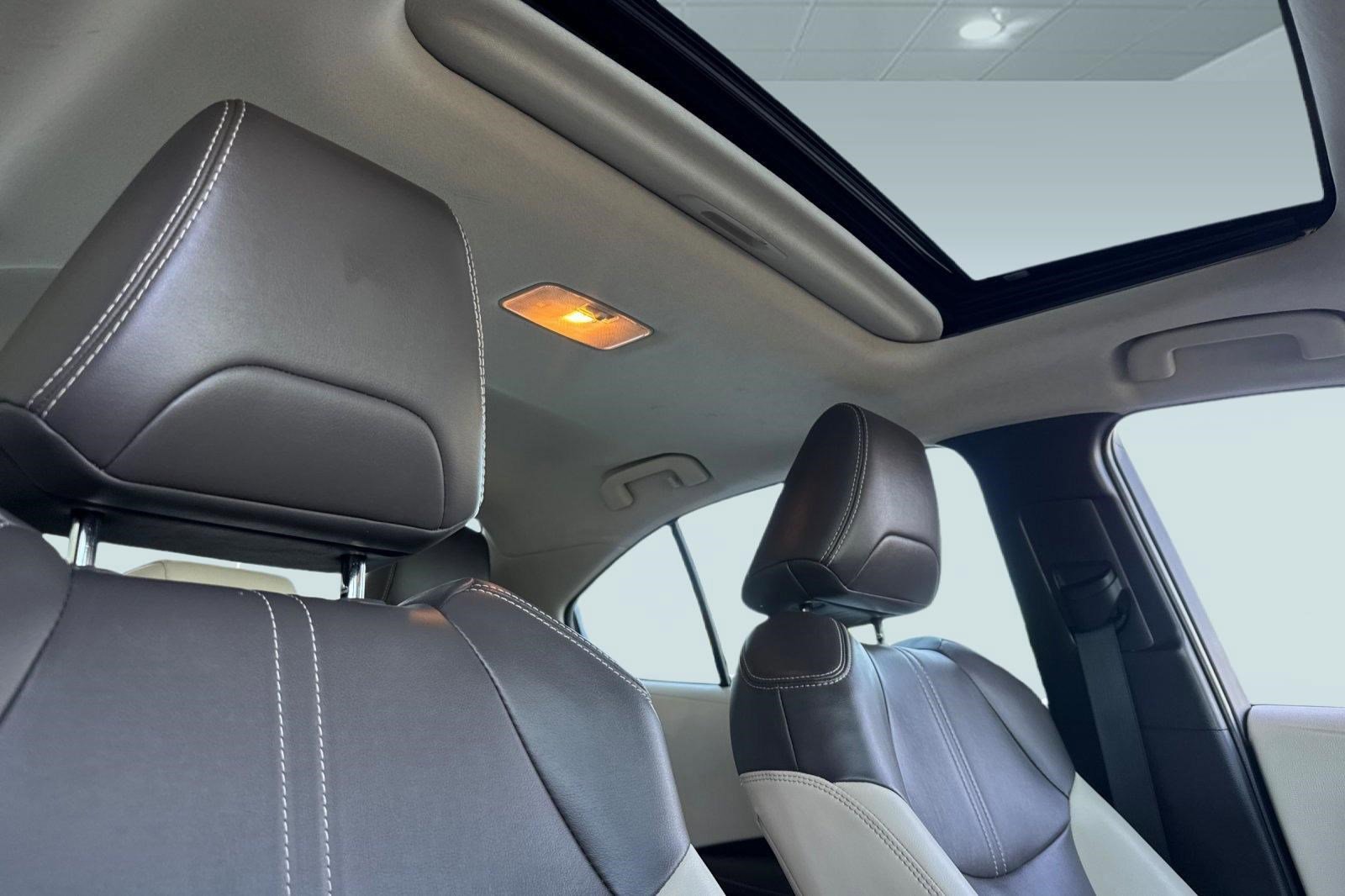 Used 2020 Toyota Corolla XLE image 13