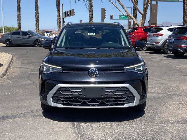 Used 2025 Volkswagen Taos SE FWD image 3