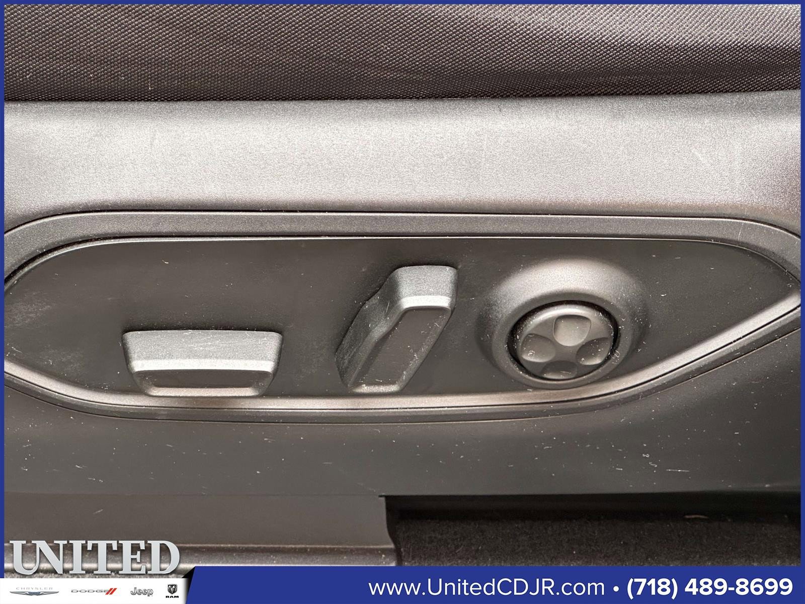 Used 2023 Jeep Grand Cherokee L Laredo image 15