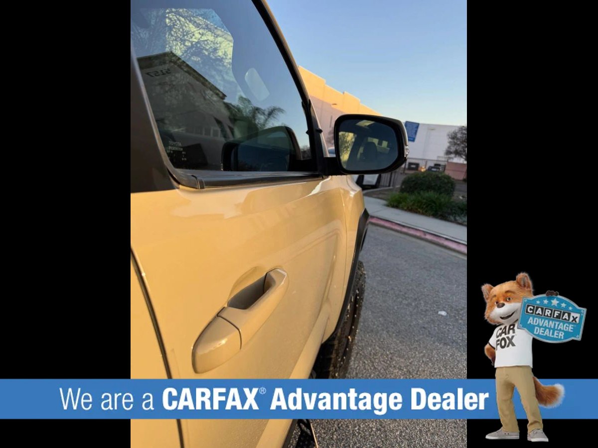 Used 2017 Toyota Tacoma TRD Off-Road w/ Premium & Technology Package image 22