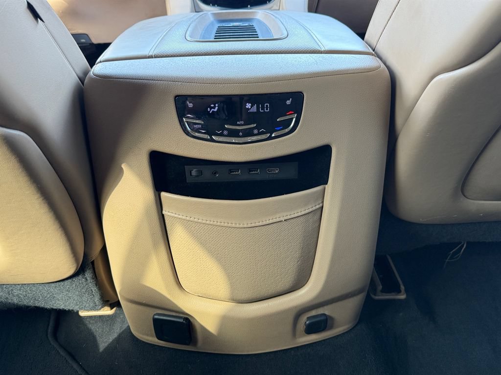 Used 2018 Cadillac Escalade ESV Platinum AWD/4WD image 37