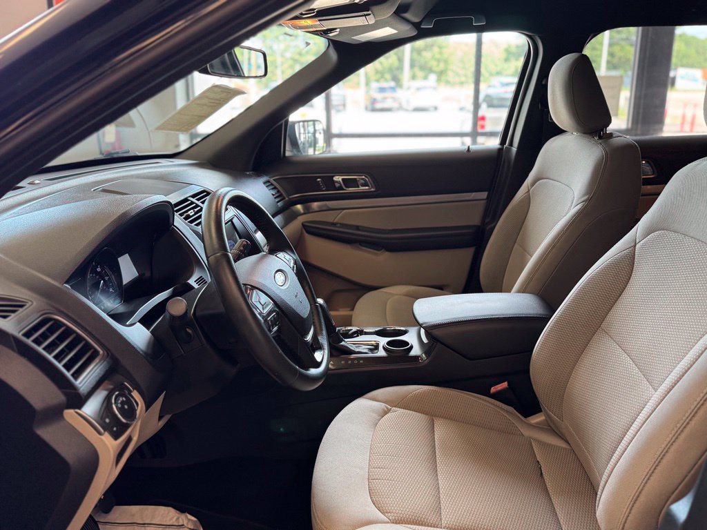 Used 2019 Ford Explorer XLT w/ Equipment Group 201A FWD image 8