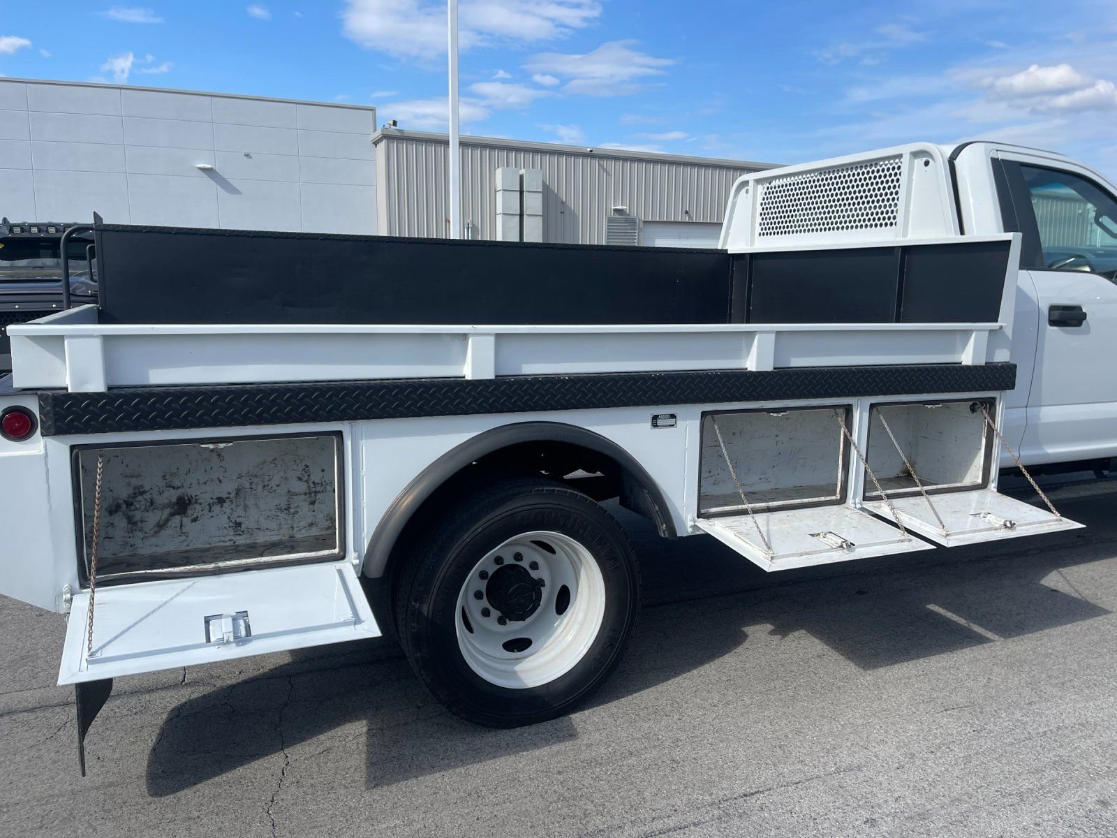 Used 2018 Ford F550 2WD Regular Cab Super Duty image 28