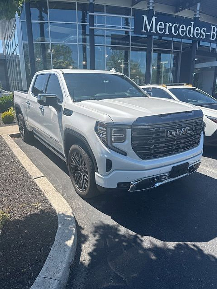 Used 2022 GMC Sierra 1500 Denali Ultimate AWD/4WD image 2