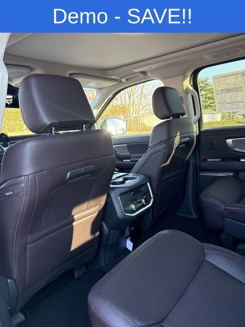 New 2025 Ford Expedition Platinum w/ Platinum Ultimate Package AWD/4WD image 37