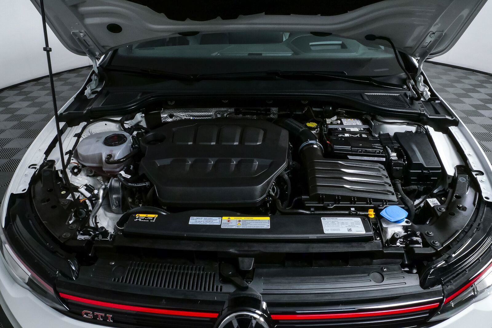 Certified 2025 Volkswagen GTI Autobahn FWD image 36