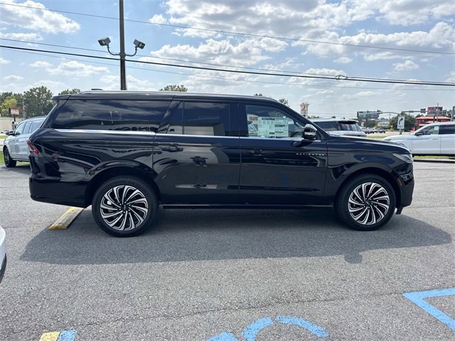 New 2025 Lincoln Navigator L Black Label image 3
