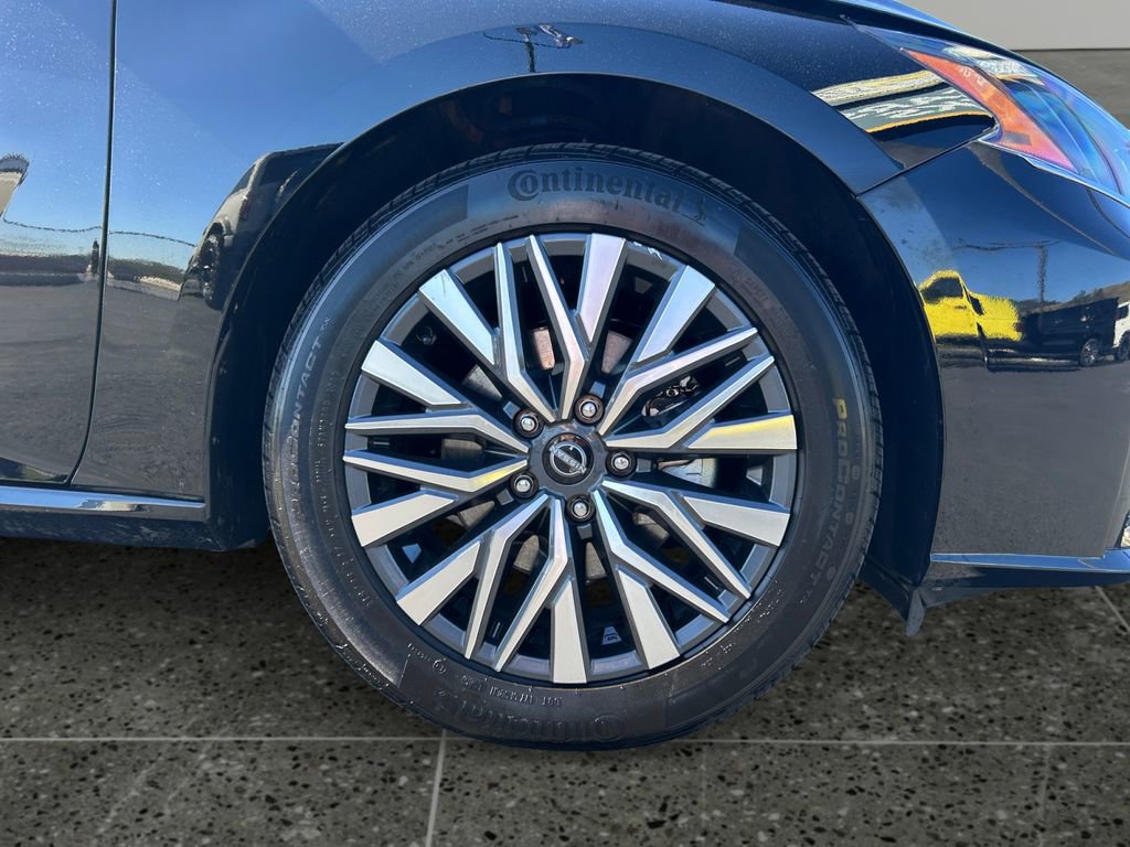 Used 2025 Nissan Altima 2.5 SV image 9