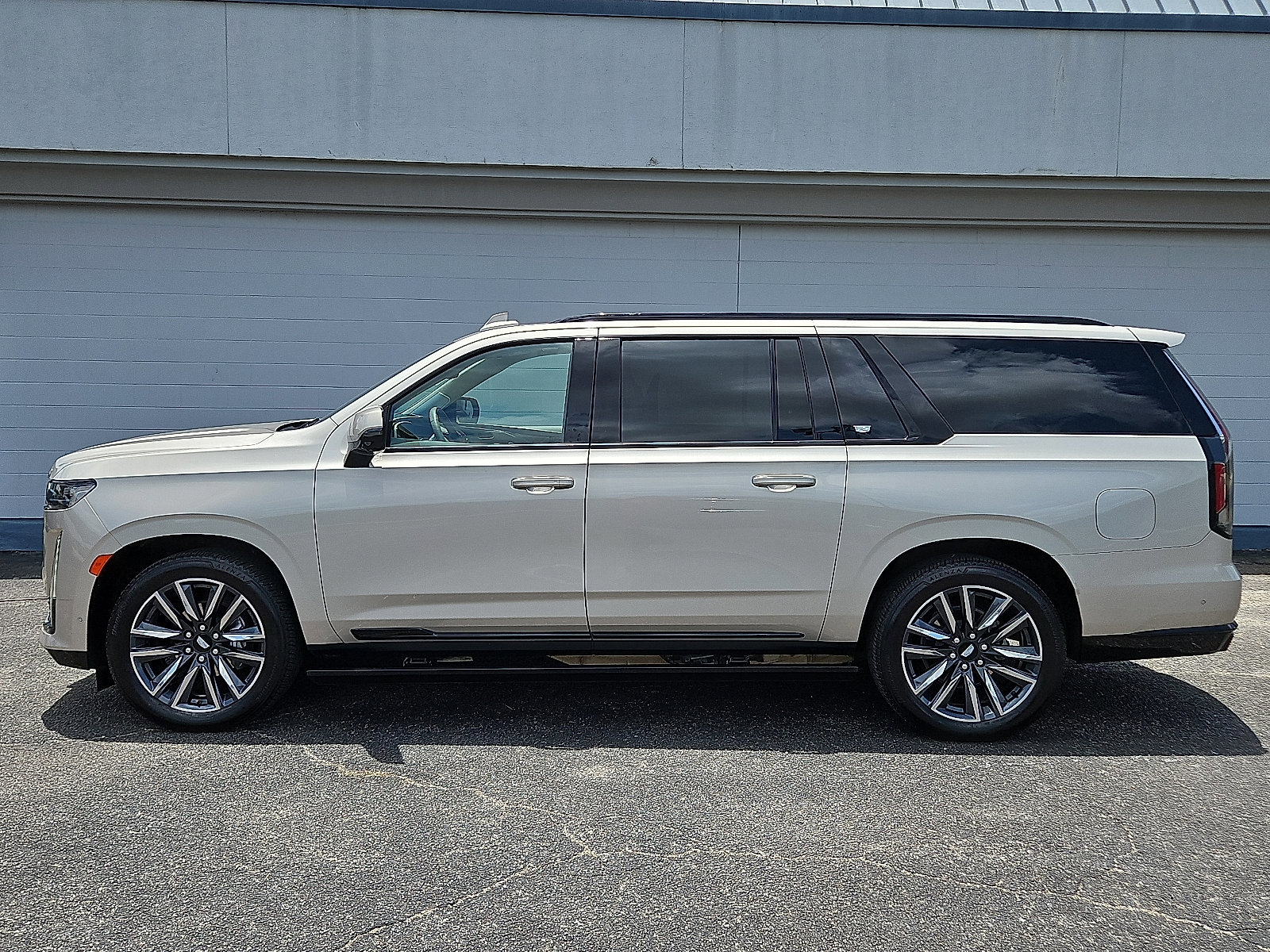 Certified 2024 Cadillac Escalade ESV Sport Platinum w/ LPO, Floor Liner Package image 2