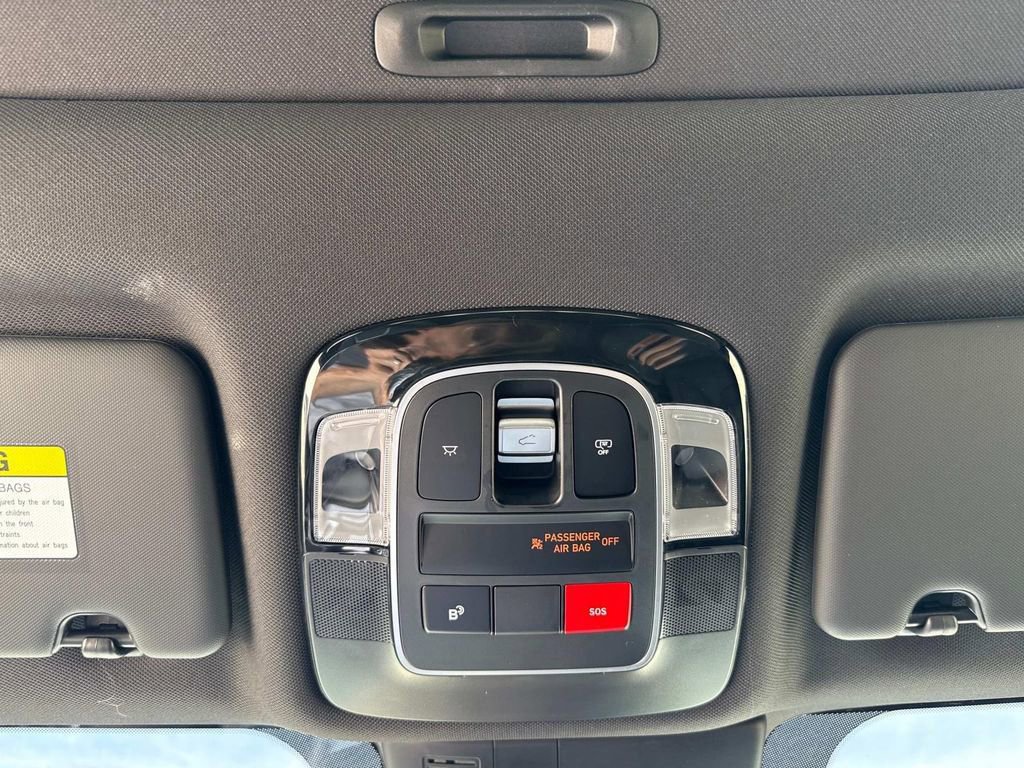 Used 2025 Hyundai Santa Cruz Limited image 24