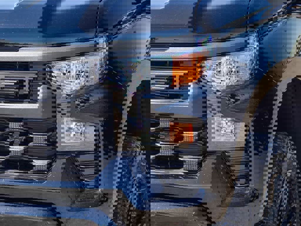 Used 2025 Chevrolet Silverado 1500 Custom Trail Boss w/ Dark Appearance Package image 8