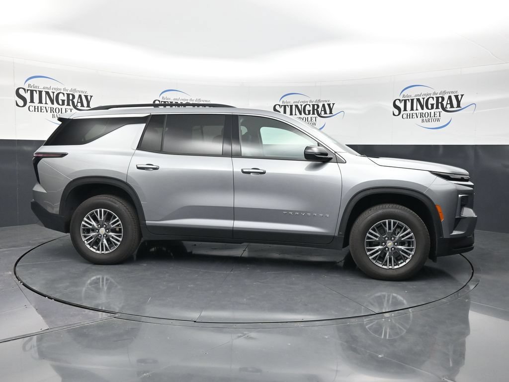 Used 2026 Chevrolet Traverse LT FWD image 10