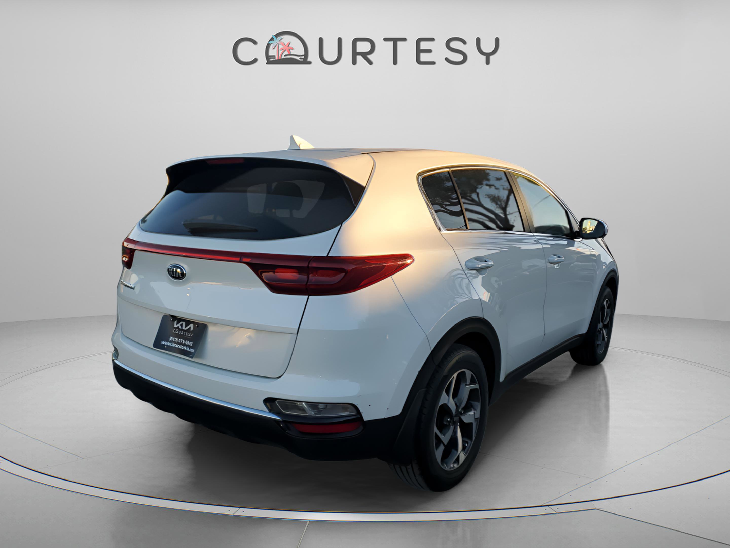 Used 2022 Kia Sportage LX image 3