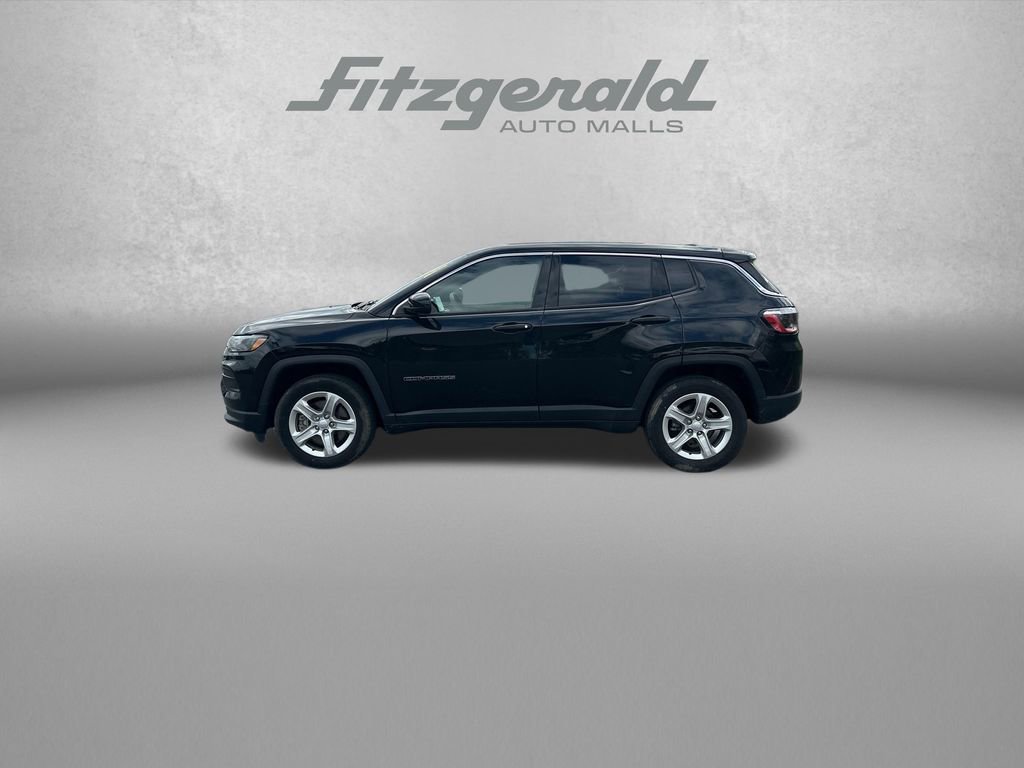 Used 2023 Jeep Compass Sport image 4