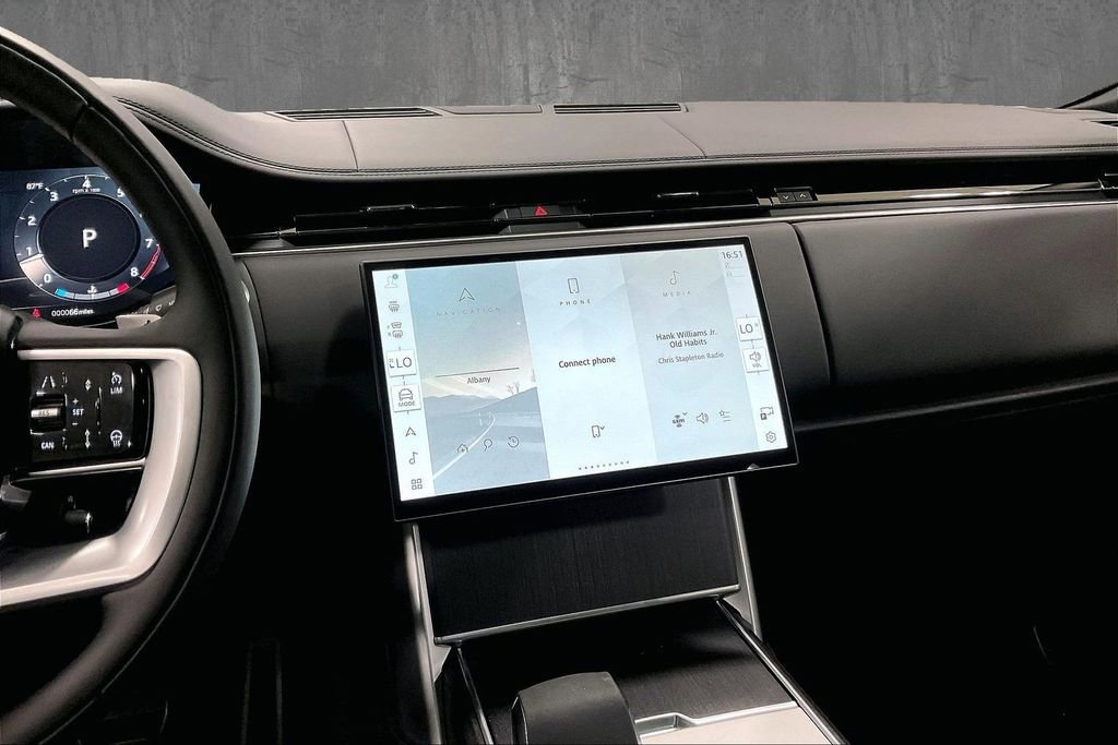 Used 2025 Land Rover Range Rover SE image 9