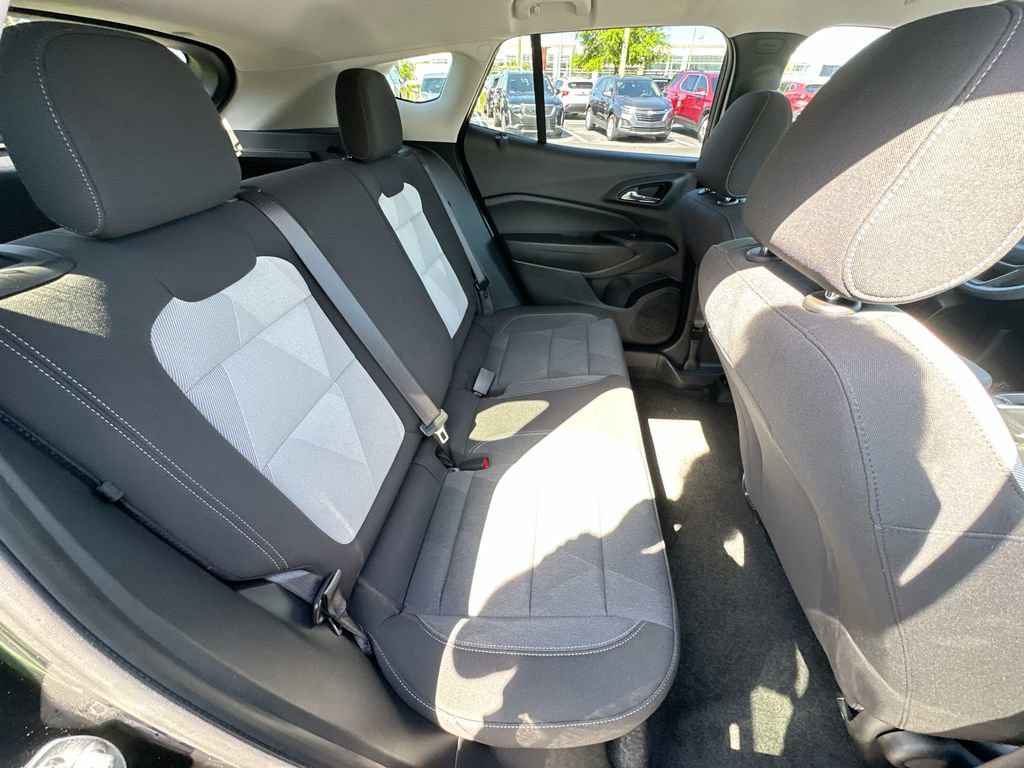 Used 2024 Chevrolet Trax LS image 25