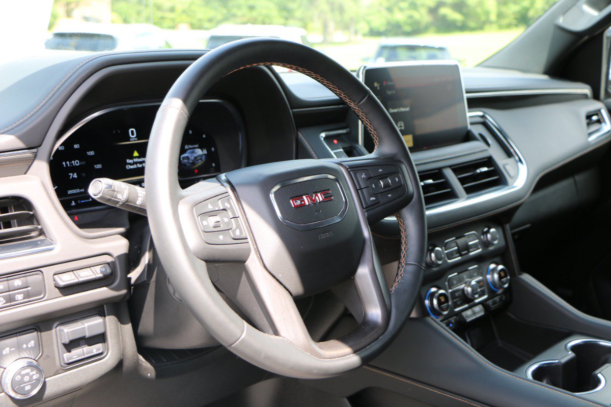 Used 2024 GMC Yukon AT4 w/ Technology Package AWD/4WD image 19