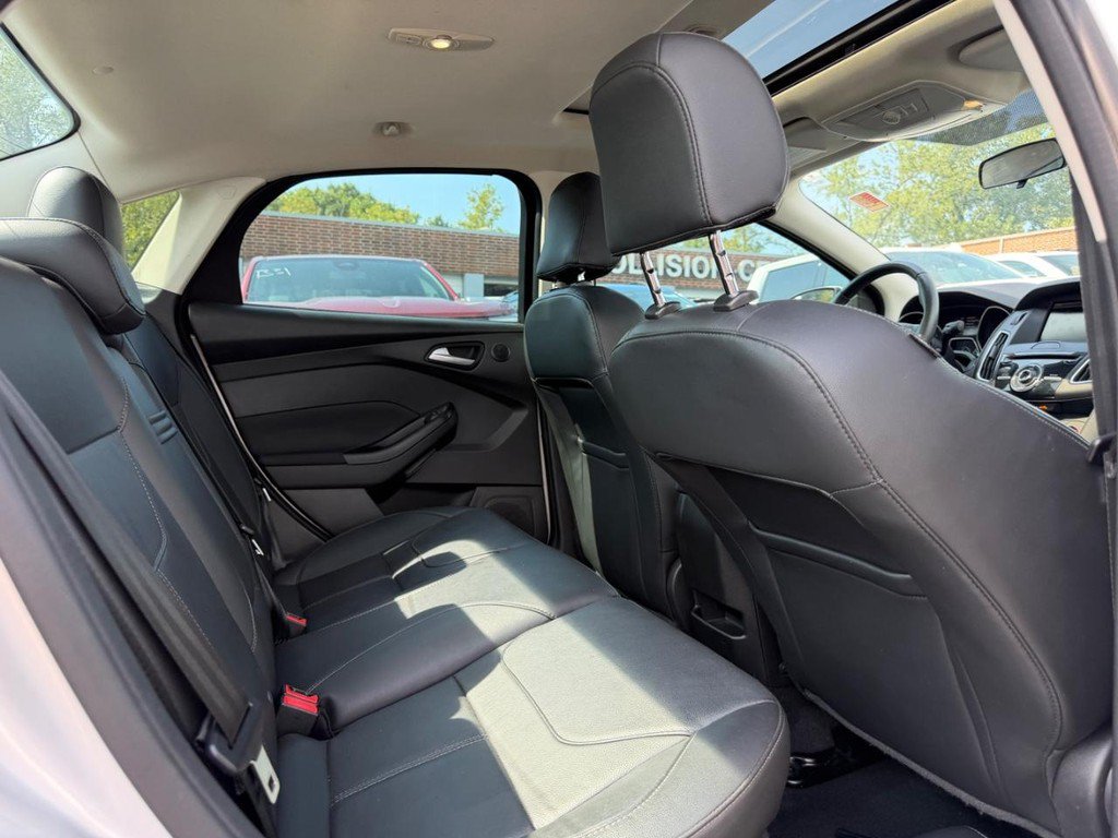 Used 2015 Ford Focus Titanium FWD image 10