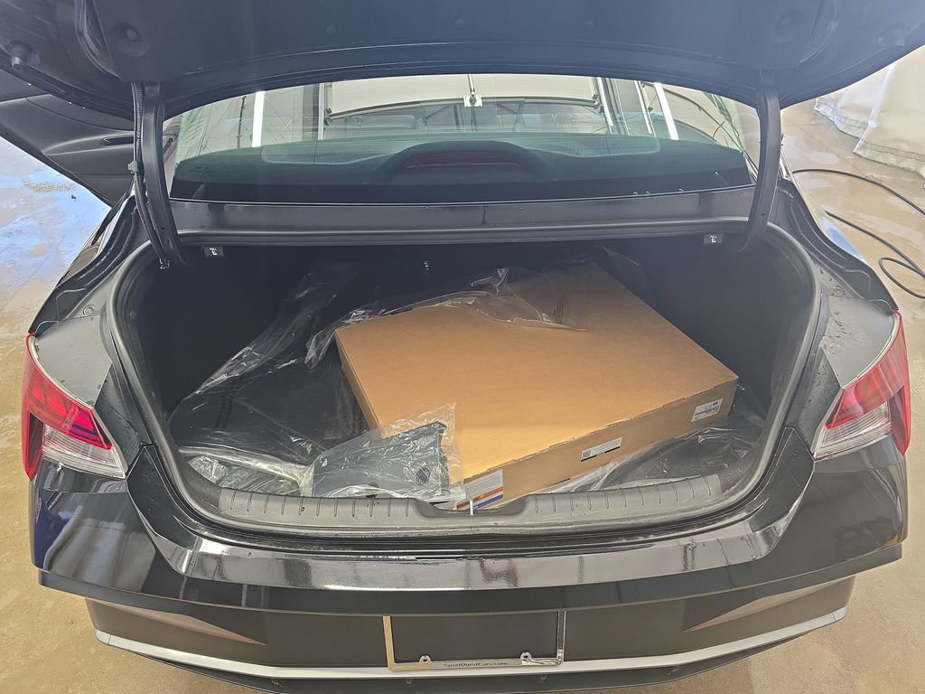 Certified 2025 Hyundai Elantra Limited image 13