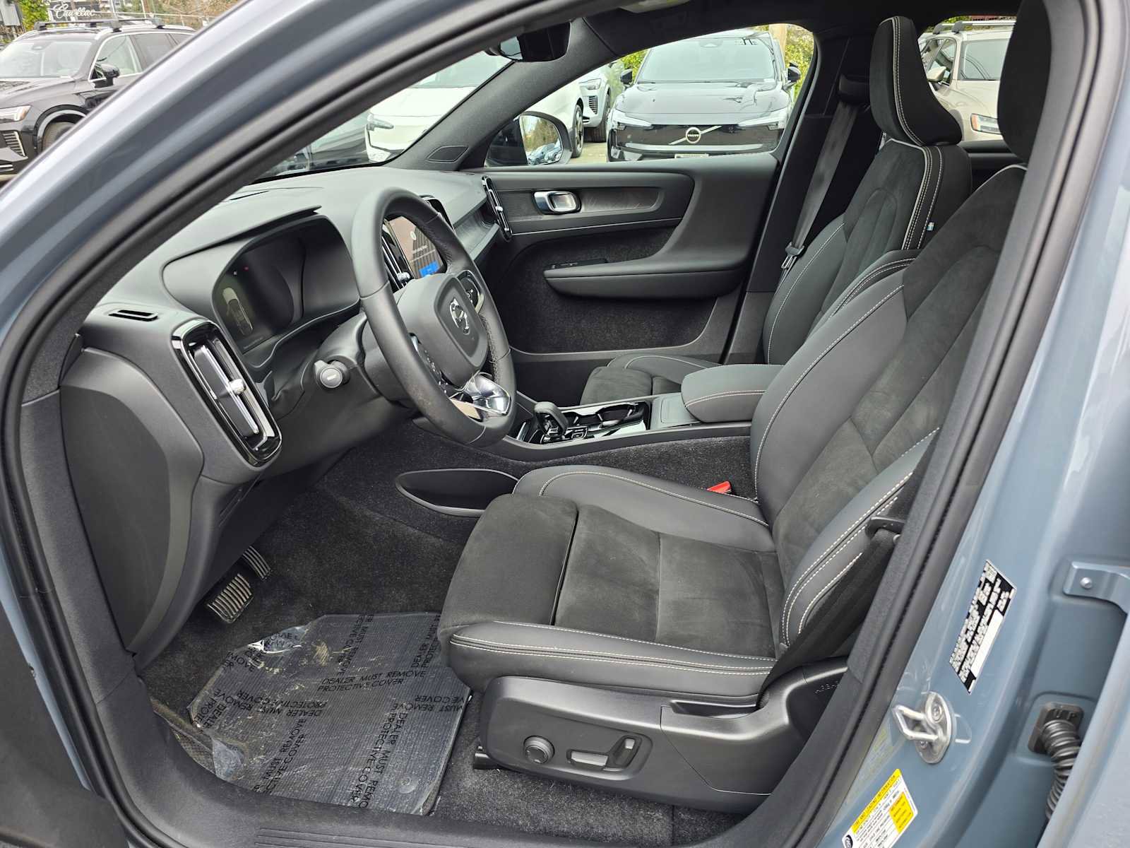 Certified 2023 Volvo C40 P8 Recharge Plus image 20