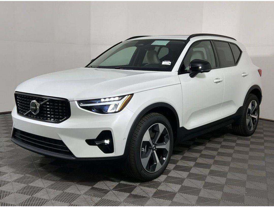 Certified 2026 Volvo XC40 B5 Plus w/ Protection Package Premier AWD/4WD image 3