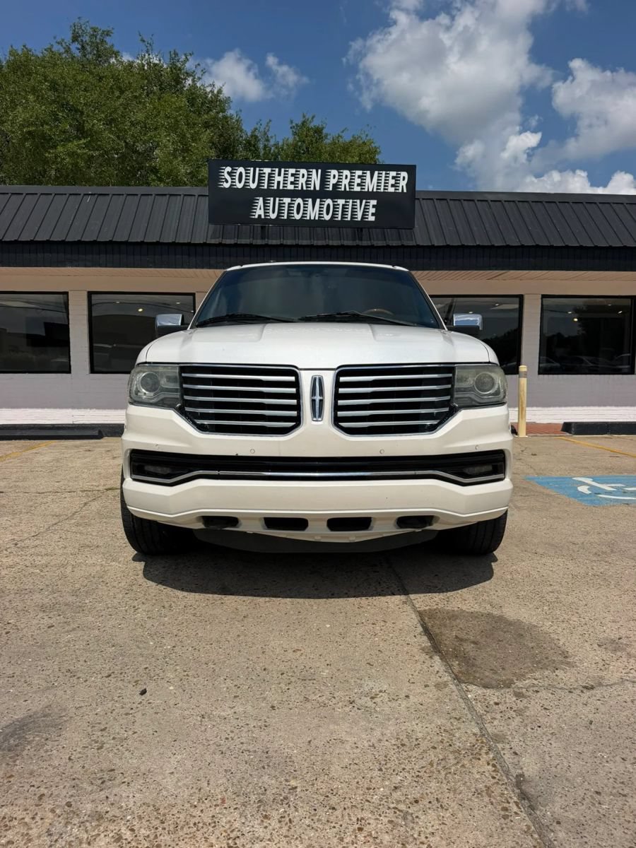 Used 2015 Lincoln Navigator L 2WD image 2